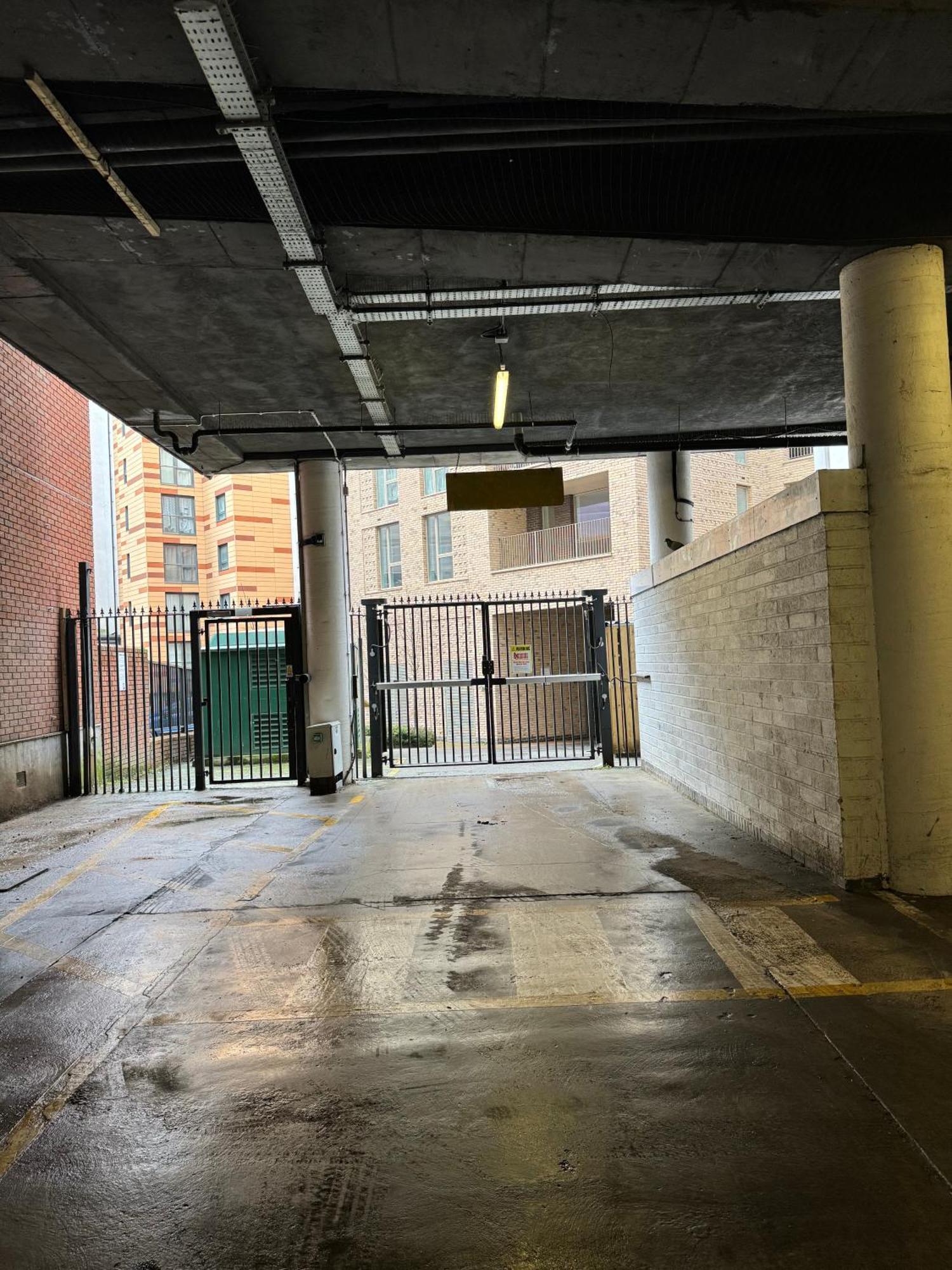 Luxury 2 Bedroom Apartment In Central Croydon With Free Parking Экстерьер фото